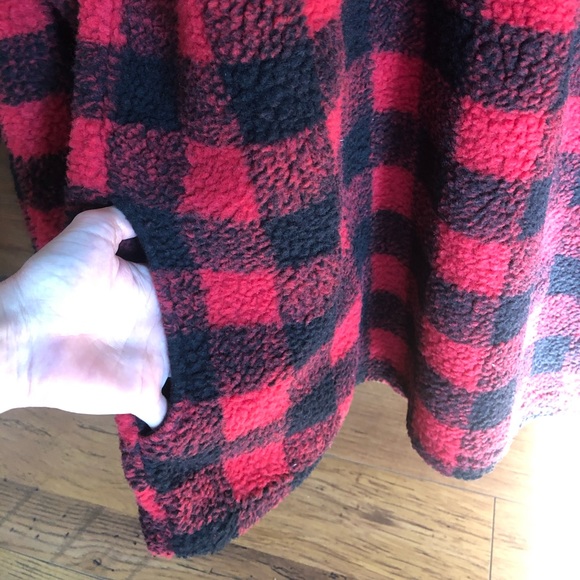 *SOLD ON MERC* Sherpa Buffalo Plaid Pullover - Picture 5 of 8